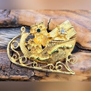 Tancer Brooch Christmas Sleigh Gold Tone Green & Clear Crystals Green Enamel 🎄